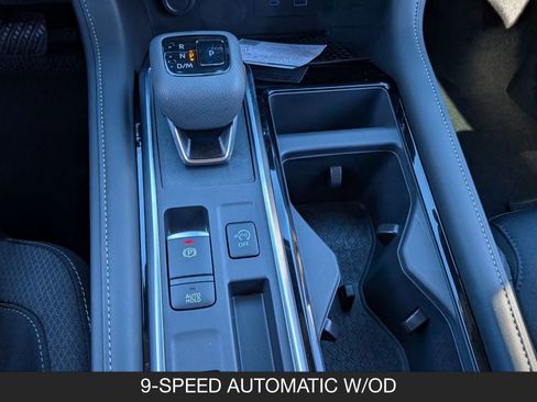 New 2025 Nissan Pathfinder SV image 17