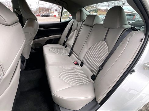 Used 2023 Toyota Camry SE image 30