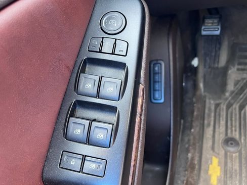 Used 2015 Chevrolet Tahoe LTZ AWD/4WD image 32