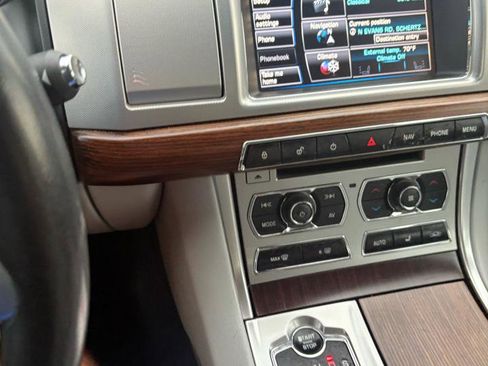 Used 2015 Jaguar XF Premium image 61