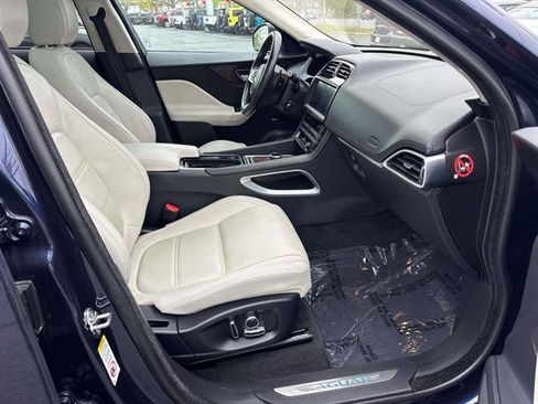 Used 2019 Jaguar F-PACE Prestige AWD/4WD image 17