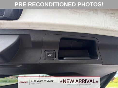 Used 2017 GMC Acadia SLE AWD/4WD image 19
