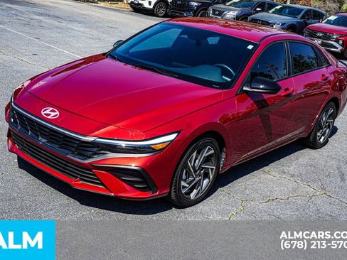 Used 2025 Hyundai Elantra Sport image 15