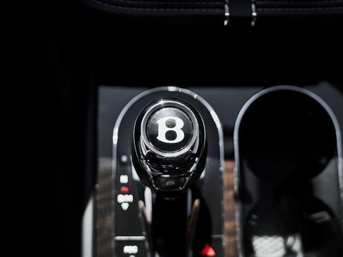 Used 2017 Bentley Bentayga AWD/4WD image 64