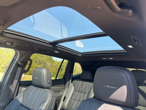 Certified 2025 Buick Enclave Avenir w/ Super Cruise Package image 27