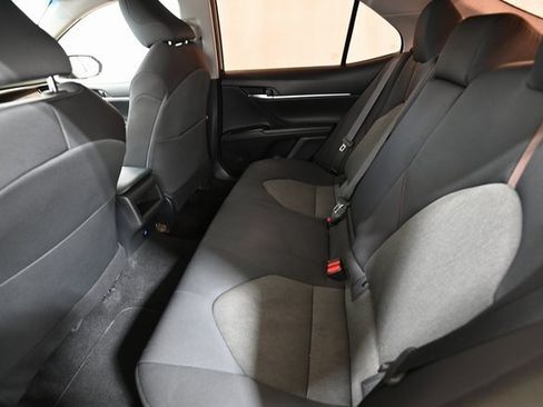 Used 2019 Toyota Camry LE image 8