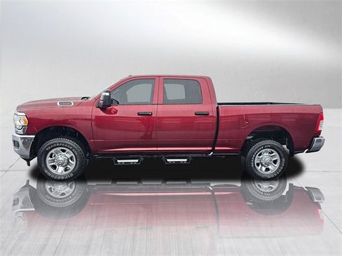Used 2024 RAM 2500 Tradesman w/ Chrome Appearance Group image 3