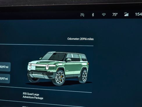 Used 2024 Rivian R1S Adventure AWD/4WD image 26