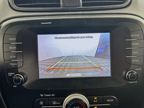 Used 2018 Kia Soul + image 21