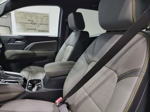 New 2026 Chevrolet Colorado ZR2 AWD/4WD image 12