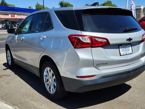 Used 2019 Chevrolet Equinox LS FWD image 4