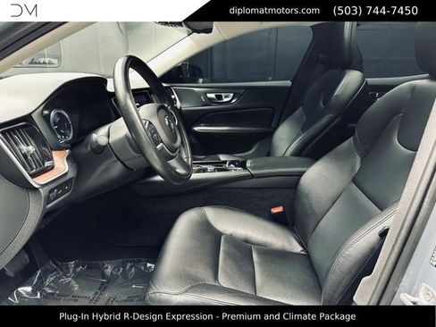 Used 2022 Volvo S60 T8 R-Design Expression w/ Premium Package AWD/4WD image 18
