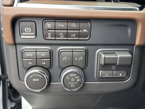 New 2026 Chevrolet Tahoe High Country w/ Sun And Tow Package AWD/4WD image 31