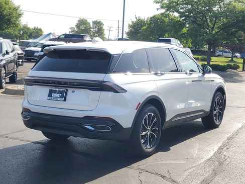 New 2026 Lincoln Nautilus Premier AWD/4WD image 4