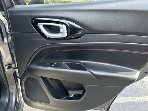 Used 2023 Jeep Compass Trailhawk image 10