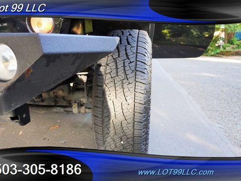 Used 2017 Jeep Wrangler Sport AWD/4WD image 4