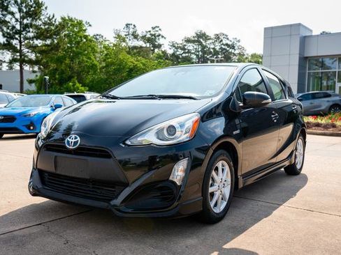 Used 2017 Toyota Prius C One FWD image 11