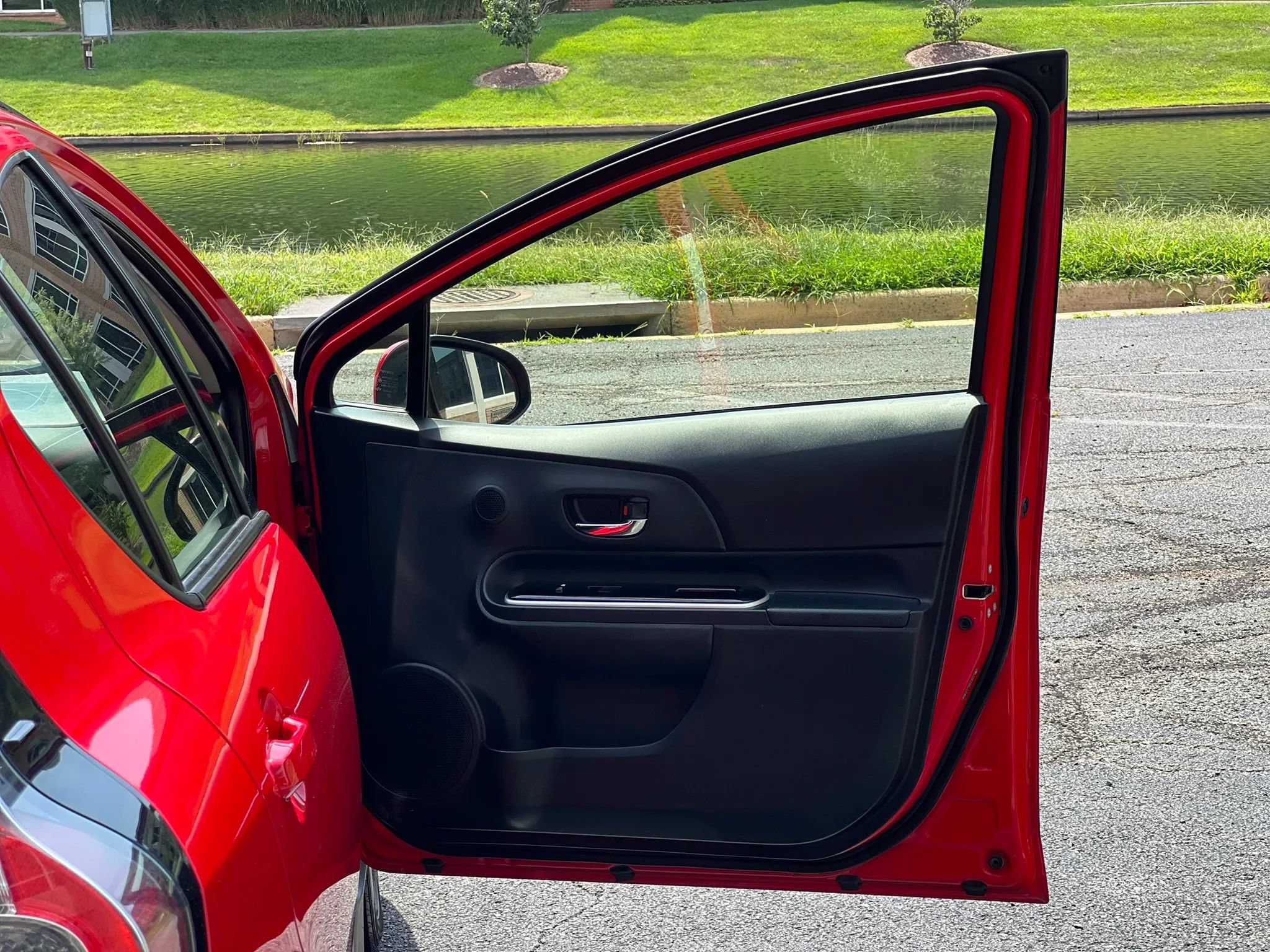 Used 2018 Toyota Prius C Two FWD image 35