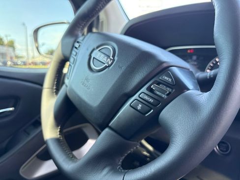 Used 2025 Nissan Frontier SL RWD image 27