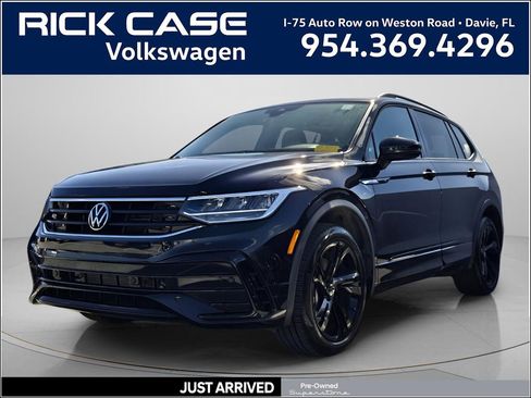 Used 2024 Volkswagen Tiguan SE R-Line image 1