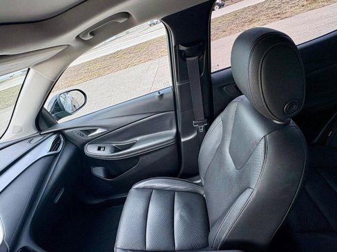 Used 2020 Buick Encore GX Essence w/ Experience Buick Package image 15