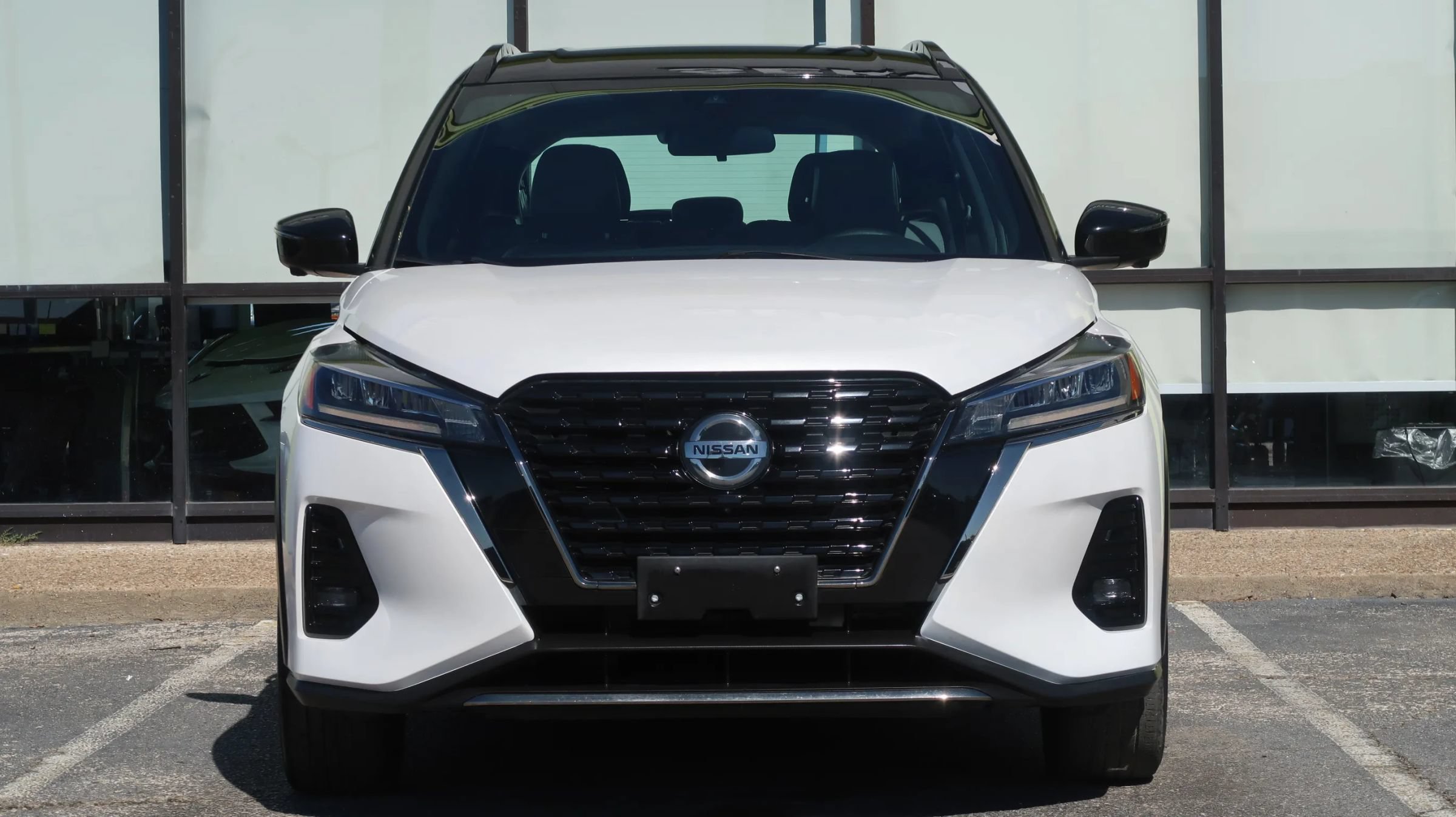 Used 2021 Nissan Kicks SR w/ SR Premium Package FWD image 2