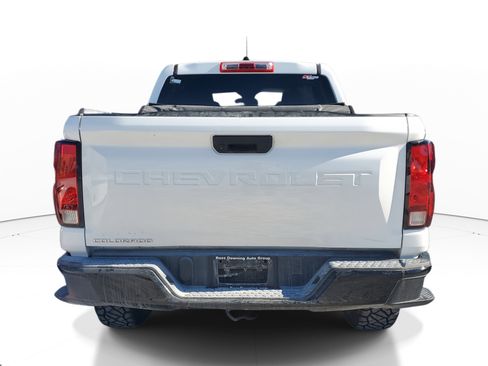 Used 2024 Chevrolet Colorado W/T image 5