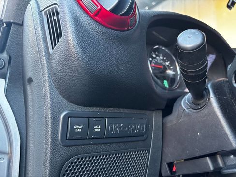 Used 2015 Jeep Wrangler Unlimited Rubicon w/ Connectivity Group image 15