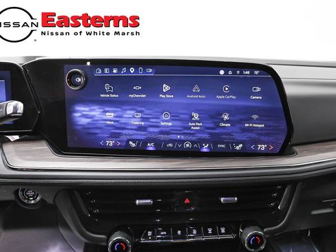 Used 2025 Chevrolet Suburban Z71 AWD/4WD image 12