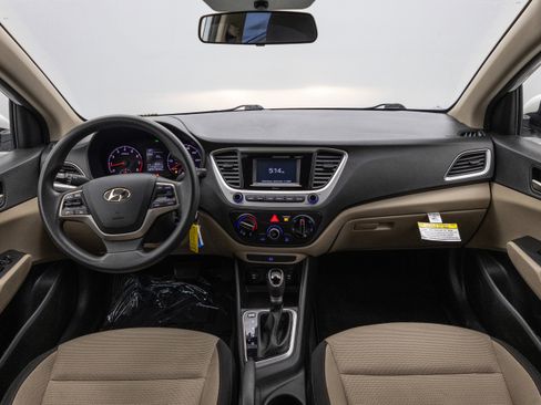 Used 2022 Hyundai Accent SE image 2