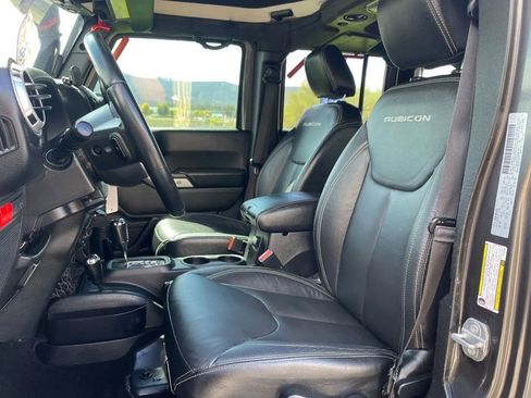 Used 2017 Jeep Wrangler Unlimited Rubicon image 12