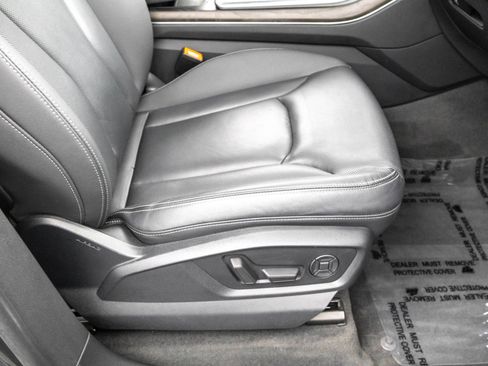 Used 2019 Audi Q8 Prestige image 44