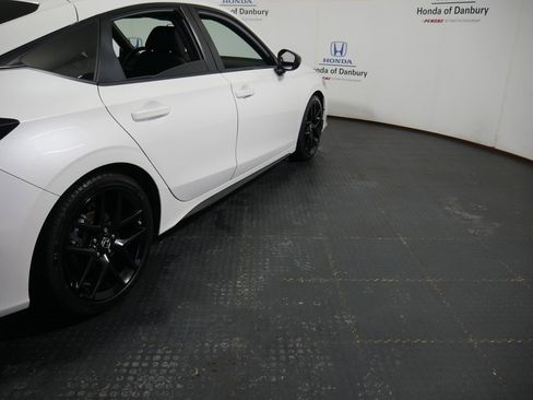 Used 2023 Honda Civic Sport image 5