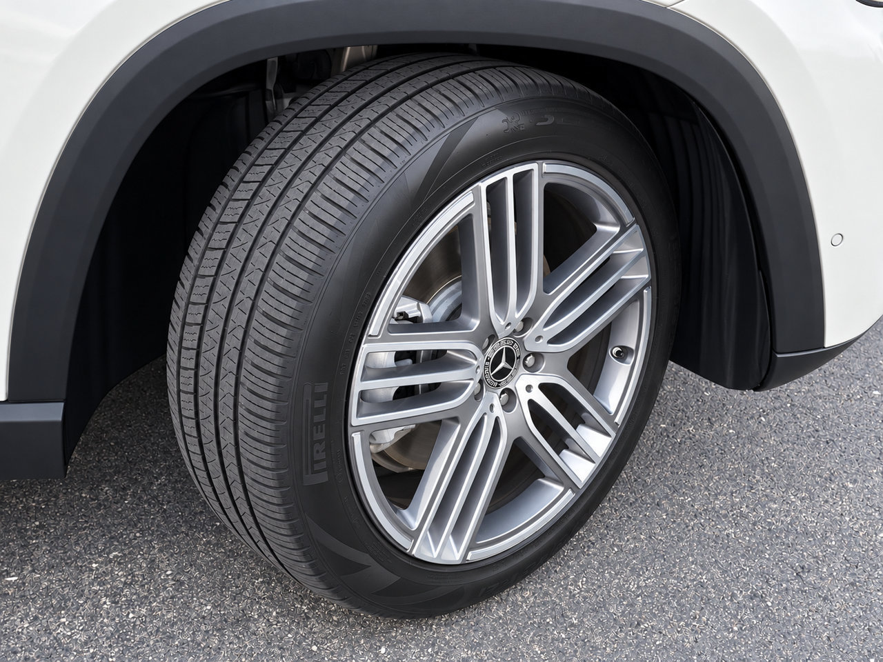 Used 2022 Mercedes-Benz GLS 450 4MATIC image 10