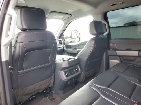 Used 2024 Ford F250 Lariat w/ Lariat Ultimate Package AWD/4WD image 9