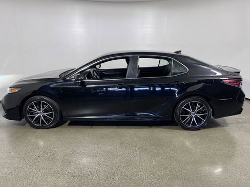 Certified 2023 Toyota Camry SE image 6