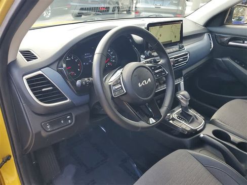 Used 2023 Kia Seltos S w/ Navigation Package image 22