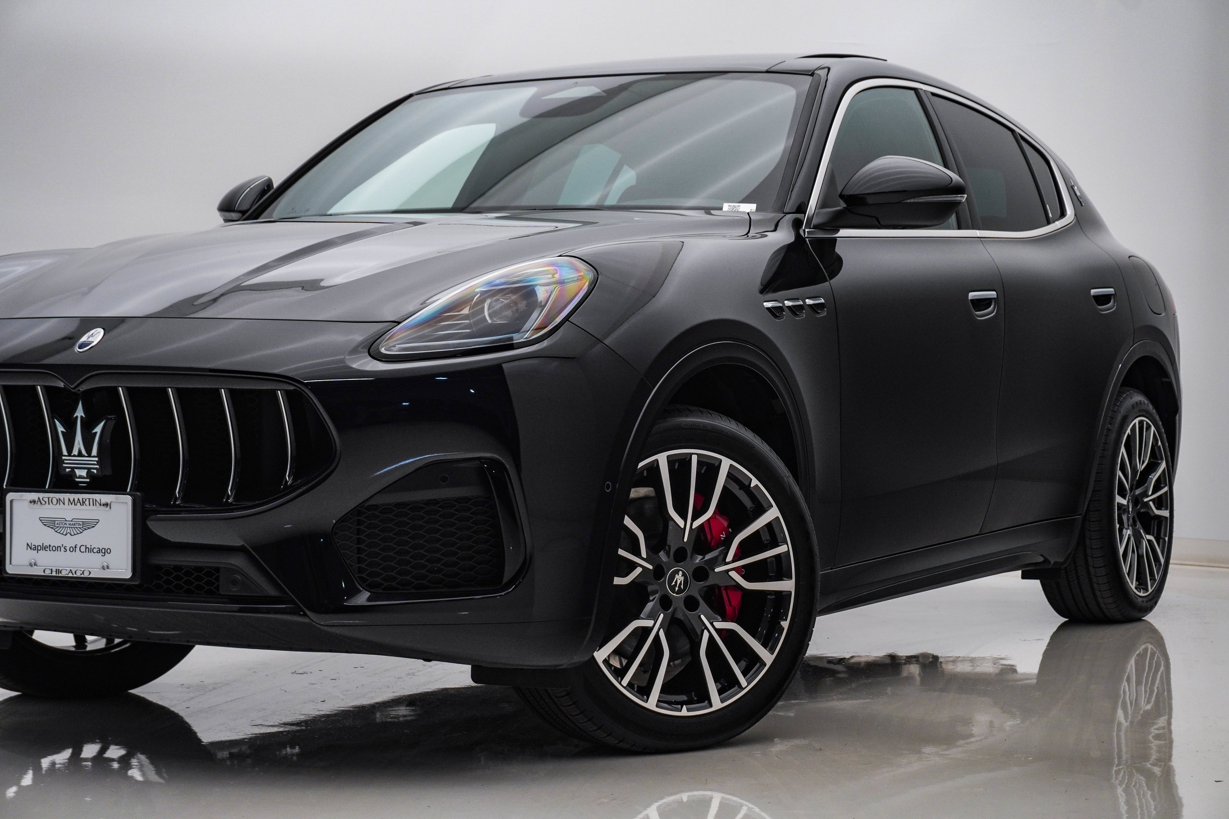 Used 2025 Maserati Grecale GT AWD/4WD image 2