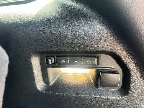 Used 2024 Ford Explorer Platinum w/ Technology Package AWD/4WD image 16