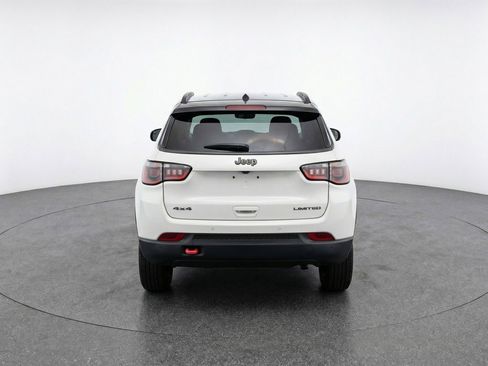 Used 2025 Jeep Compass Trailhawk AWD/4WD image 7