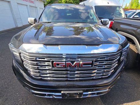 Used 2023 GMC Sierra 1500 Denali w/ Denali Reserve Package AWD/4WD image 5