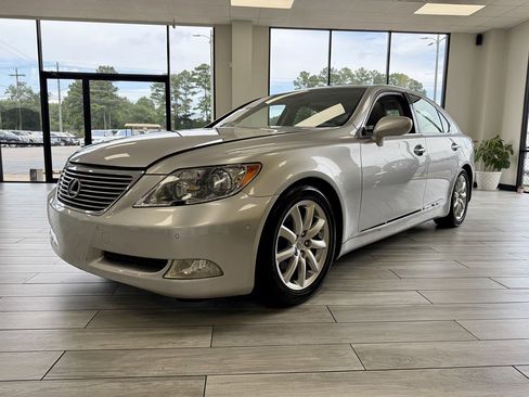 Used 2008 Lexus LS 460 RWD image 3