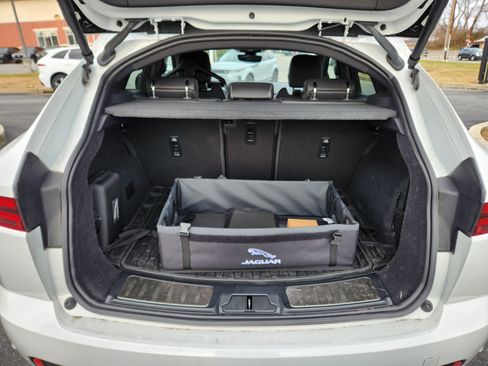 Used 2024 Jaguar E-PACE R-Dynamic SE image 8