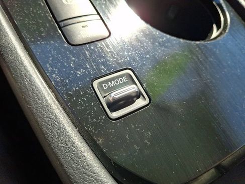 Used 2024 Nissan Rogue S FWD image 25