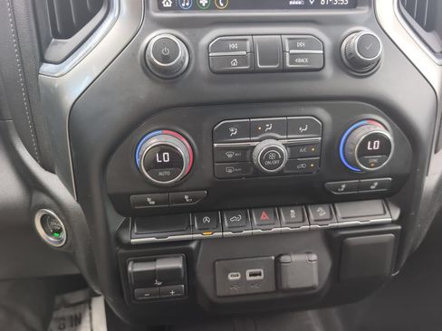 Used 2022 Chevrolet Silverado 1500 RST AWD/4WD image 23