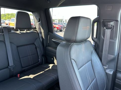 Used 2023 Chevrolet Silverado 1500 High Country AWD/4WD image 14