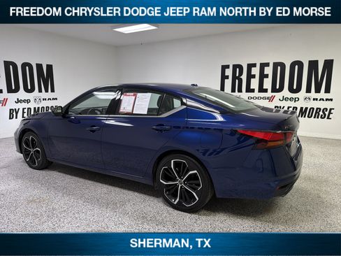 Used 2024 Nissan Altima 2.5 SR FWD image 6