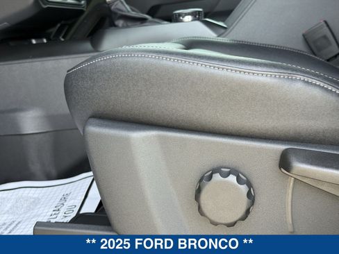 New 2025 Ford Bronco Badlands AWD/4WD image 23