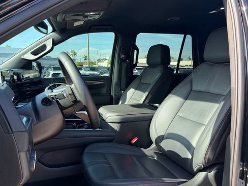 Used 2025 Chevrolet Tahoe RST w/ Comfort Package RWD image 9