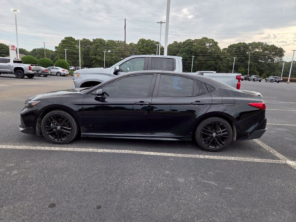 Certified 2025 Toyota Camry SE FWD image 4